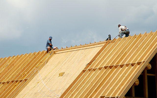 How Roofing Contractors Differ From General Contractors
